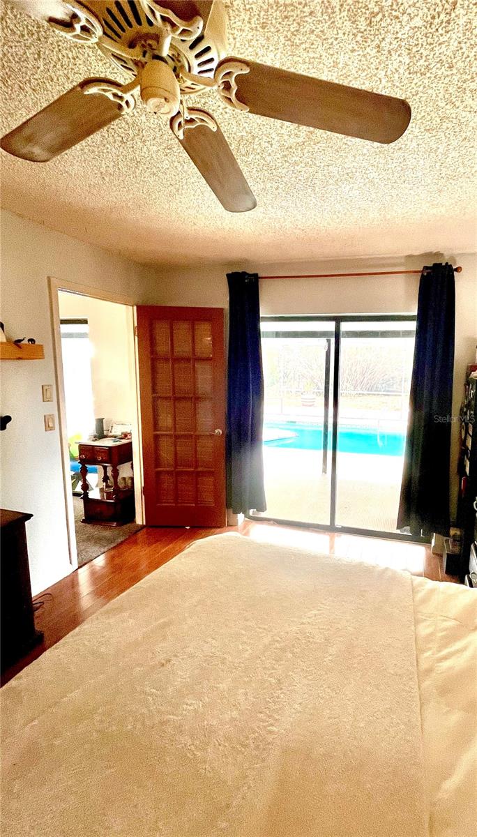 Listing photo id 6 for 11272 Portsmouth Street