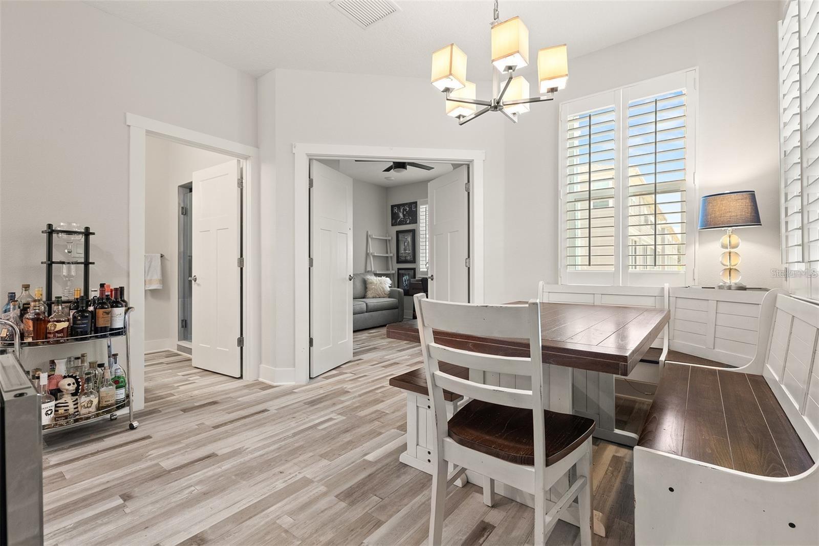 Image 11 of 38 For 1237 Savona Drive Ne