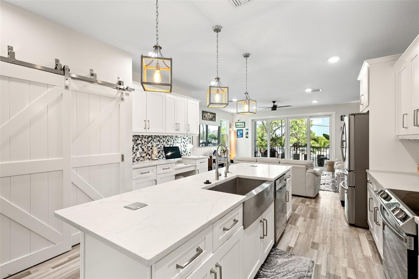 Image 12 of 38 For 1237 Savona Drive Ne