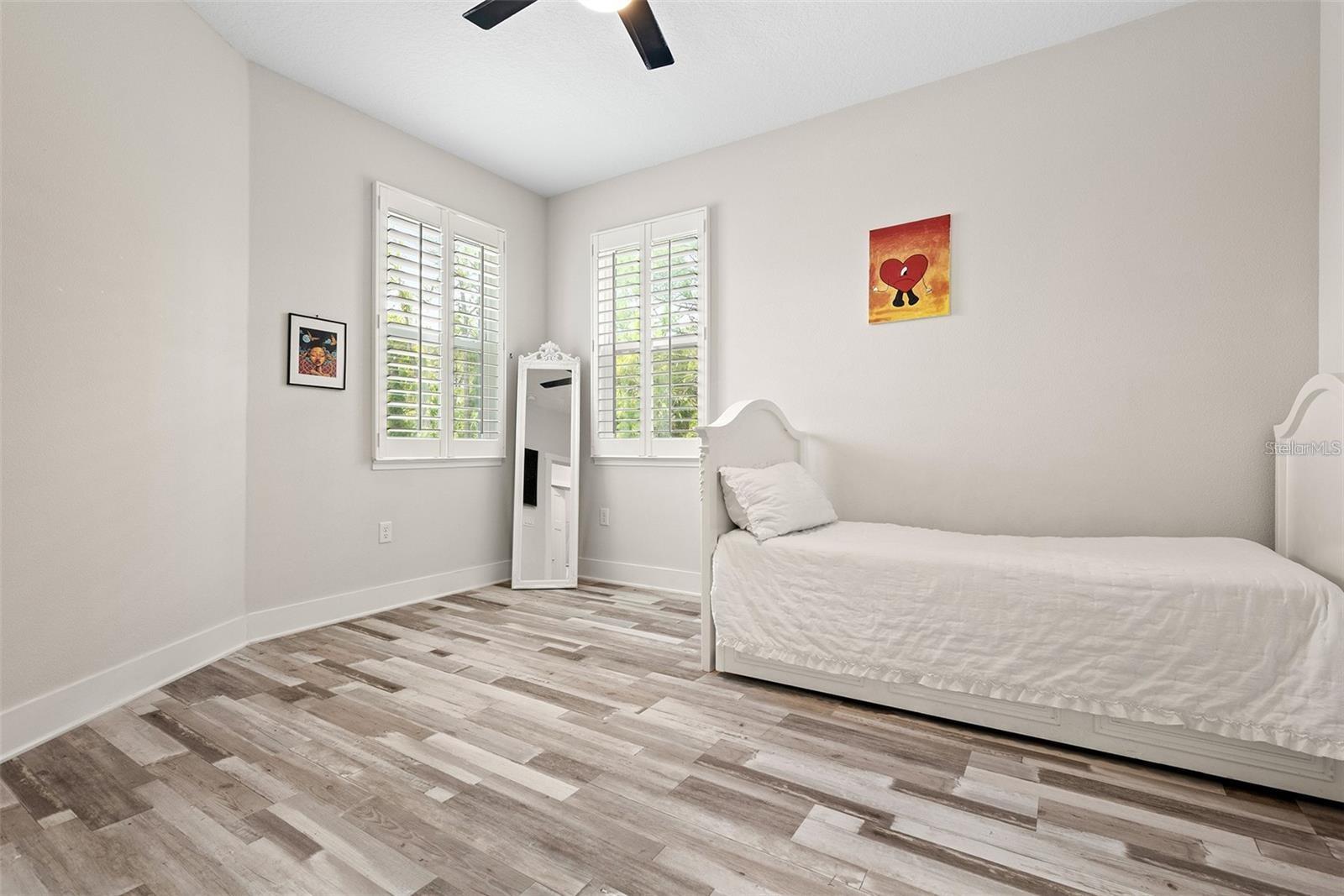 Image 16 of 38 For 1237 Savona Drive Ne
