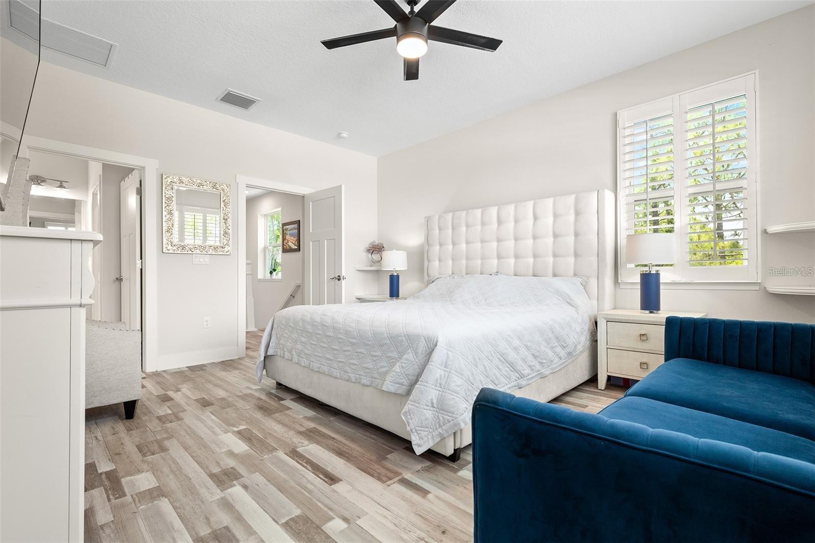 Image 21 of 38 For 1237 Savona Drive Ne