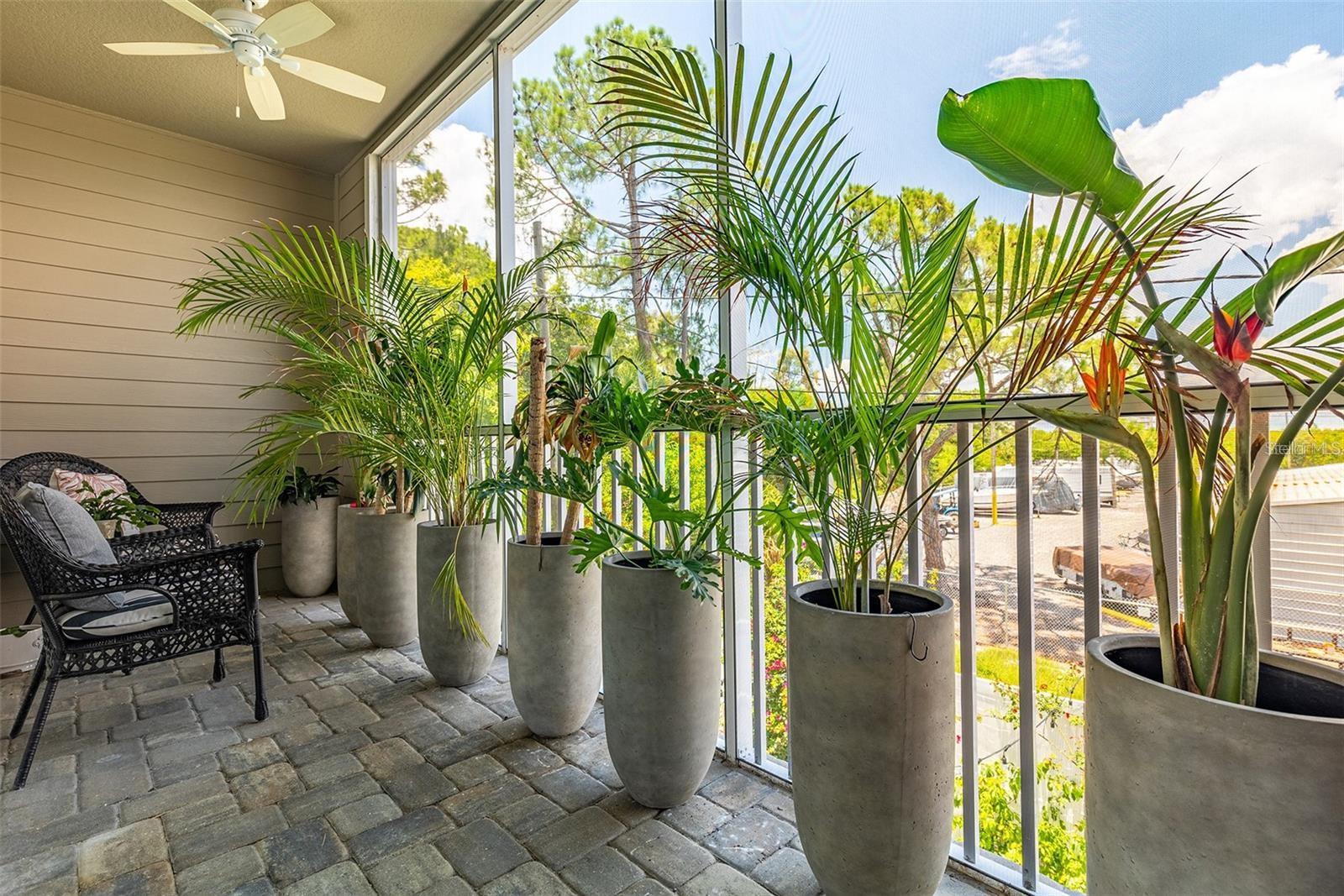 Image 31 of 38 For 1237 Savona Drive Ne