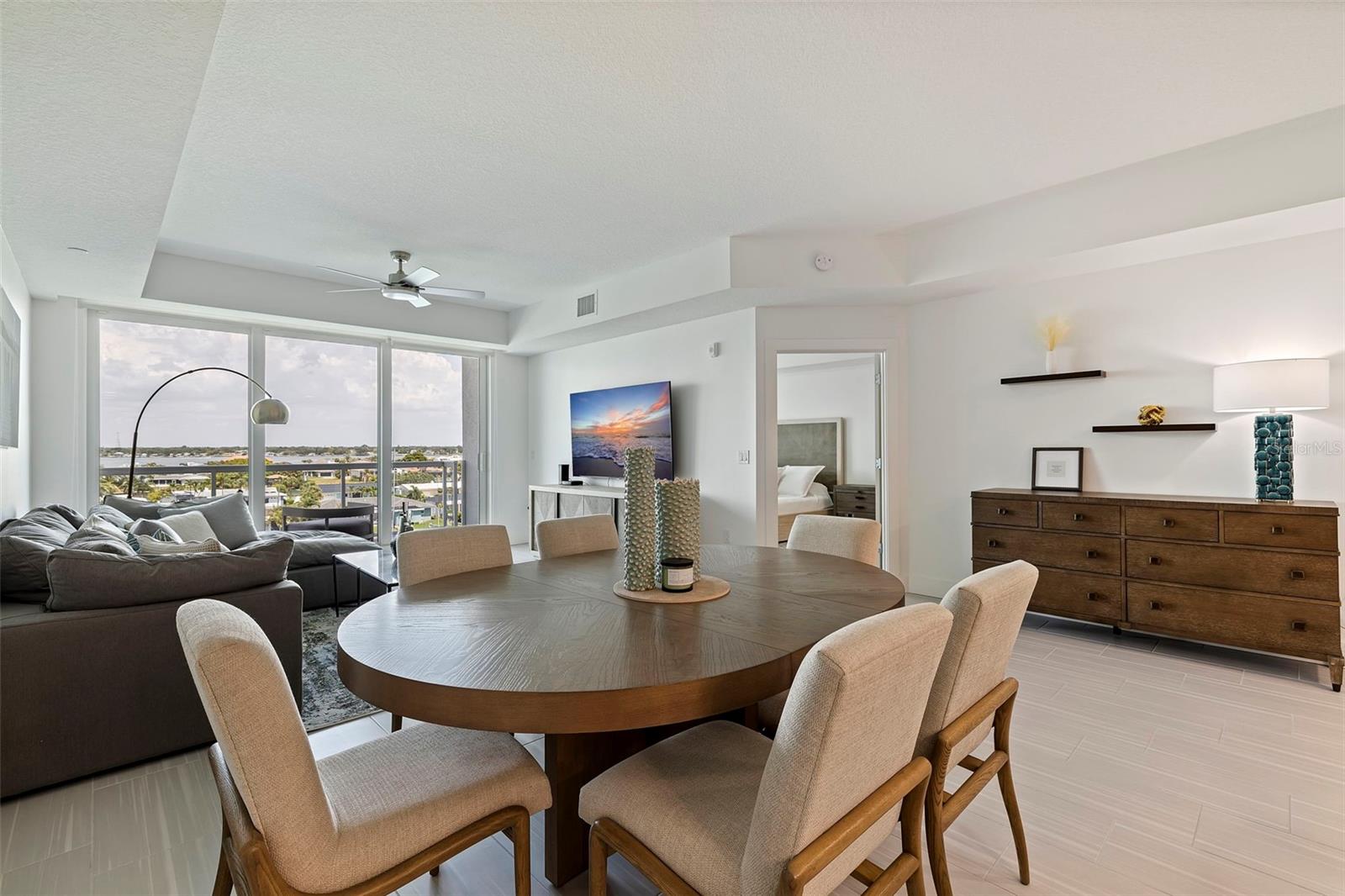 Image 33 of 44 For 415 Island Way 502