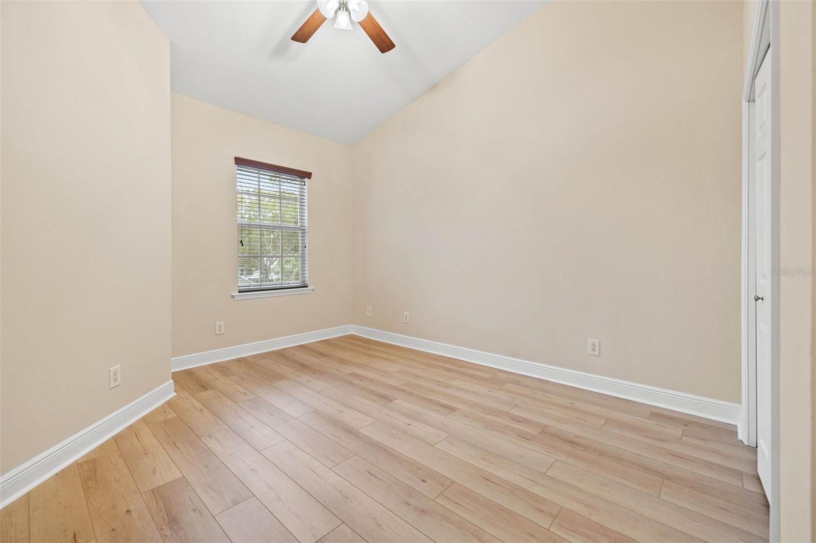 Image 19 of 30 For 135 49th Avenue N