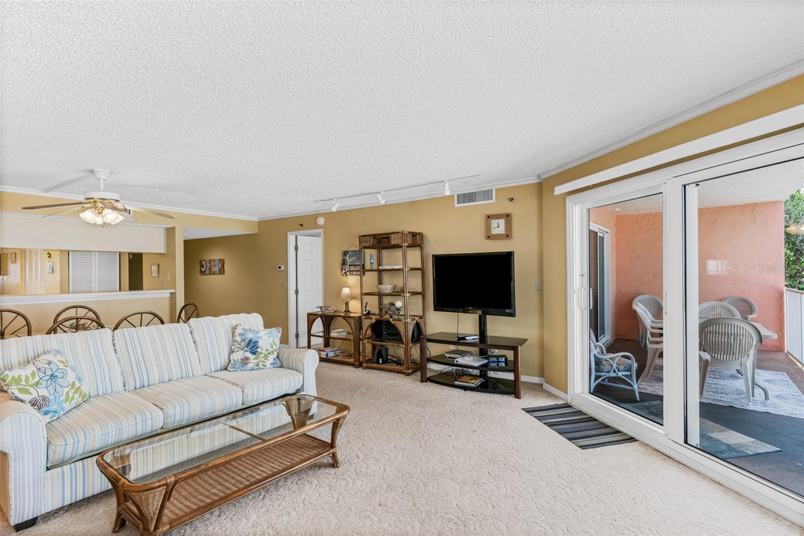 Image 13 of 43 For 18400 Gulf Boulevard 1109