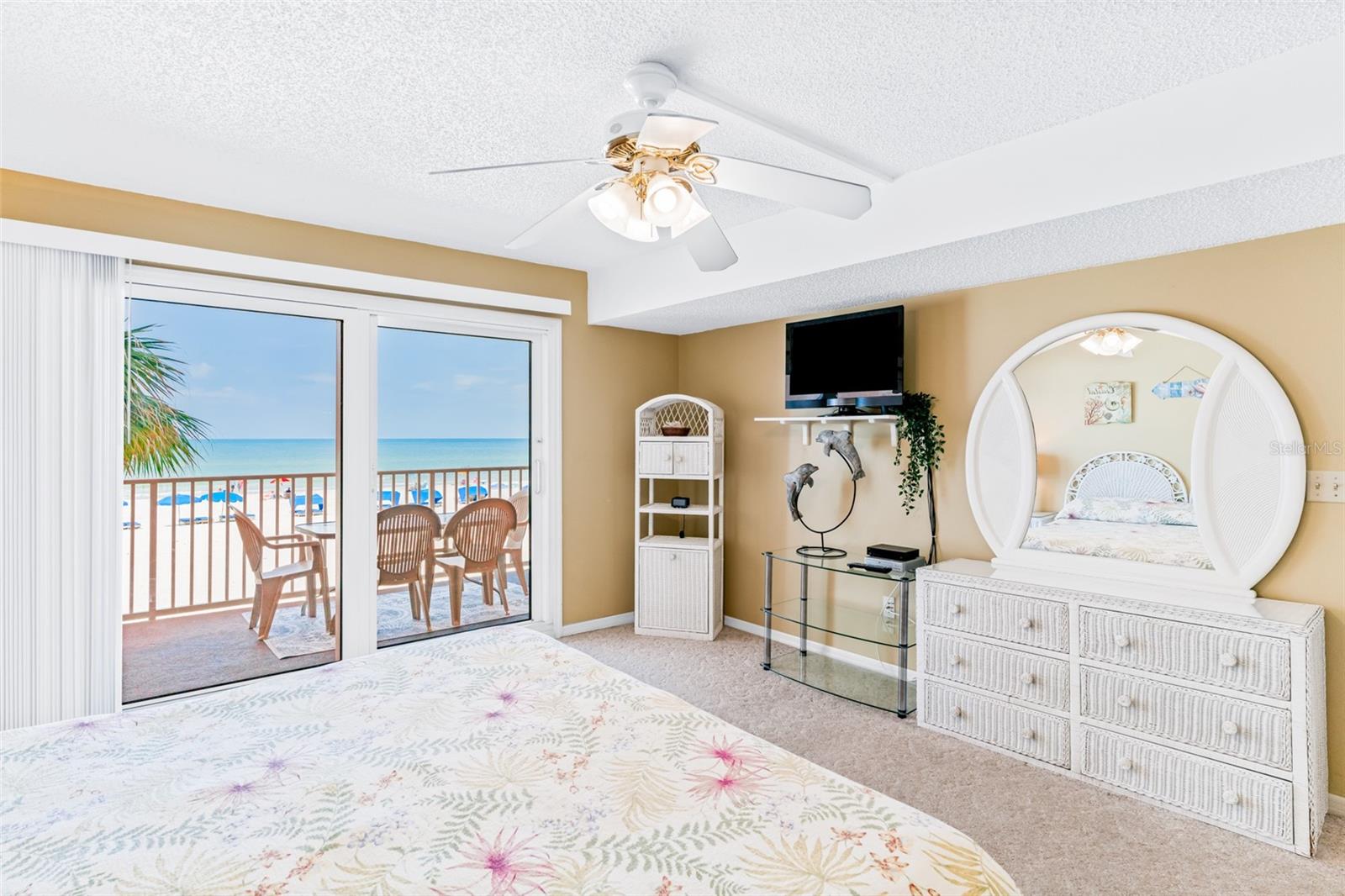 Image 26 of 43 For 18400 Gulf Boulevard 1109