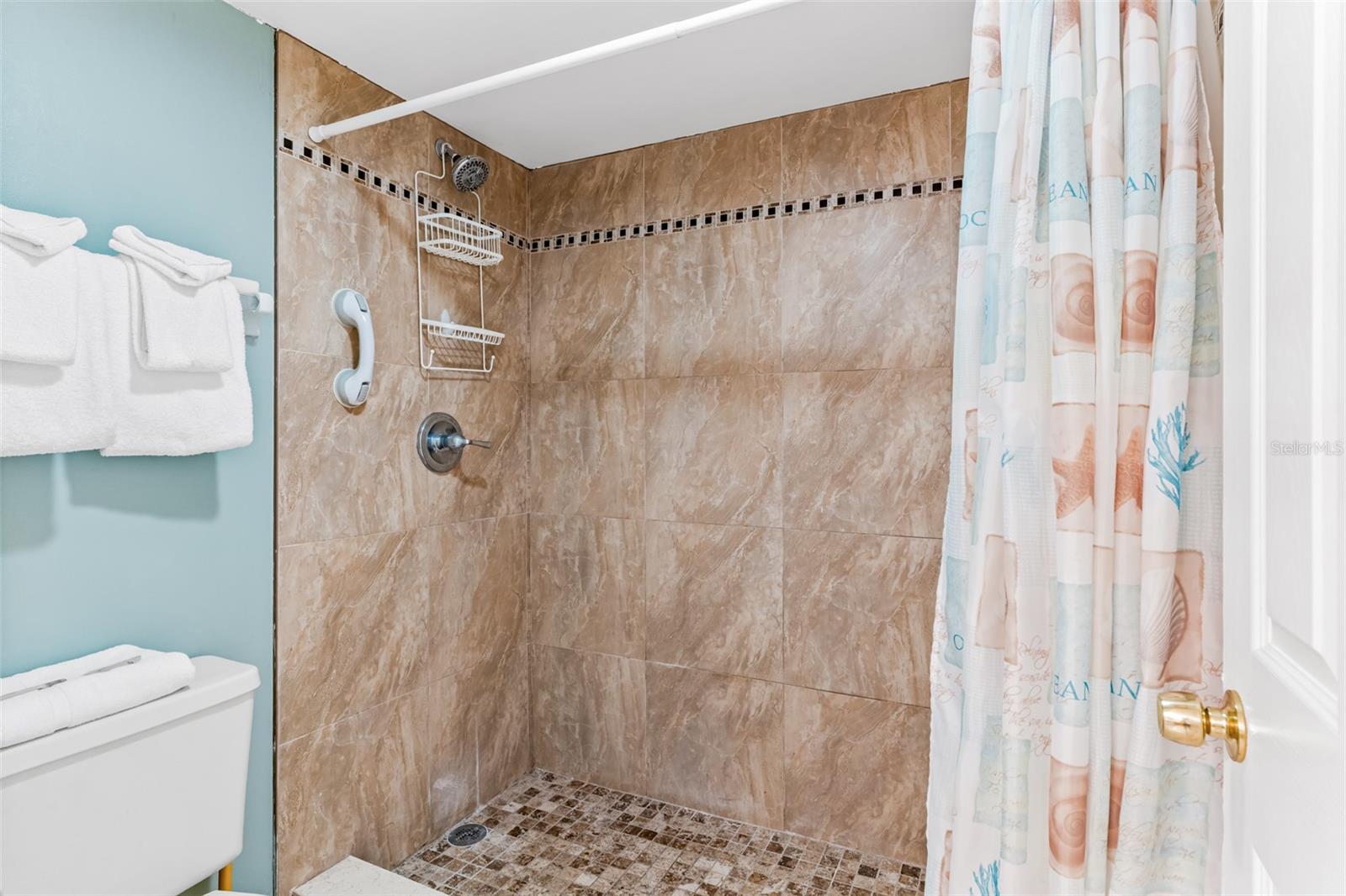 Image 31 of 43 For 18400 Gulf Boulevard 1109