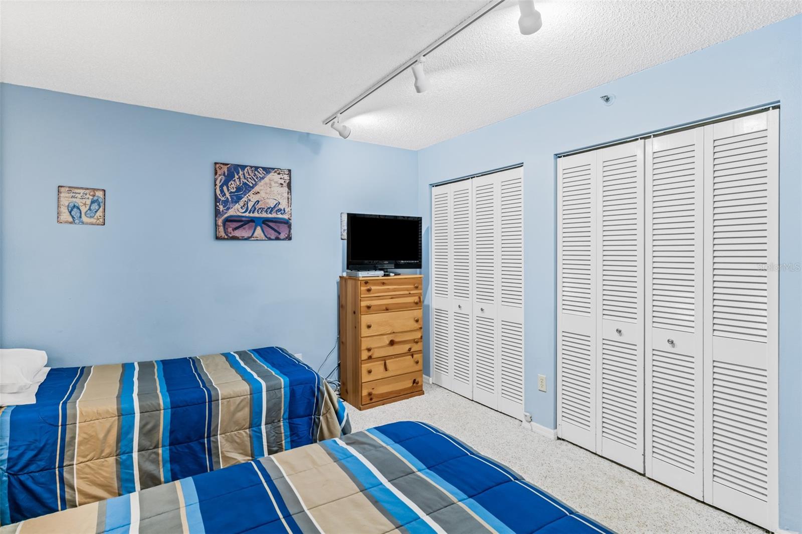 Image 35 of 43 For 18400 Gulf Boulevard 1109