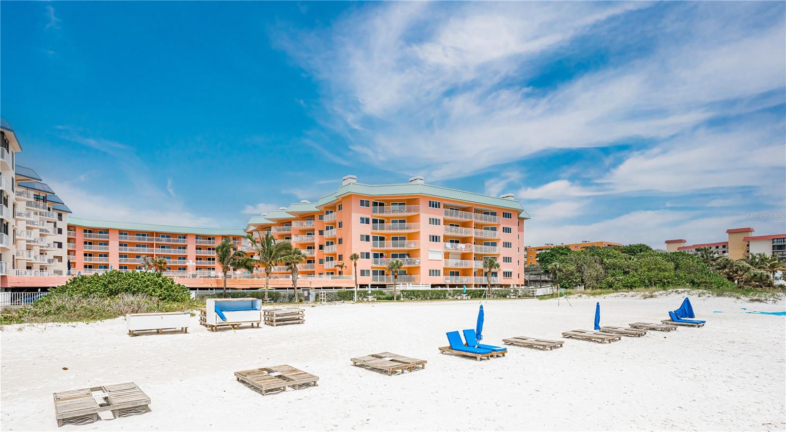 Image 4 of 43 For 18400 Gulf Boulevard 1109