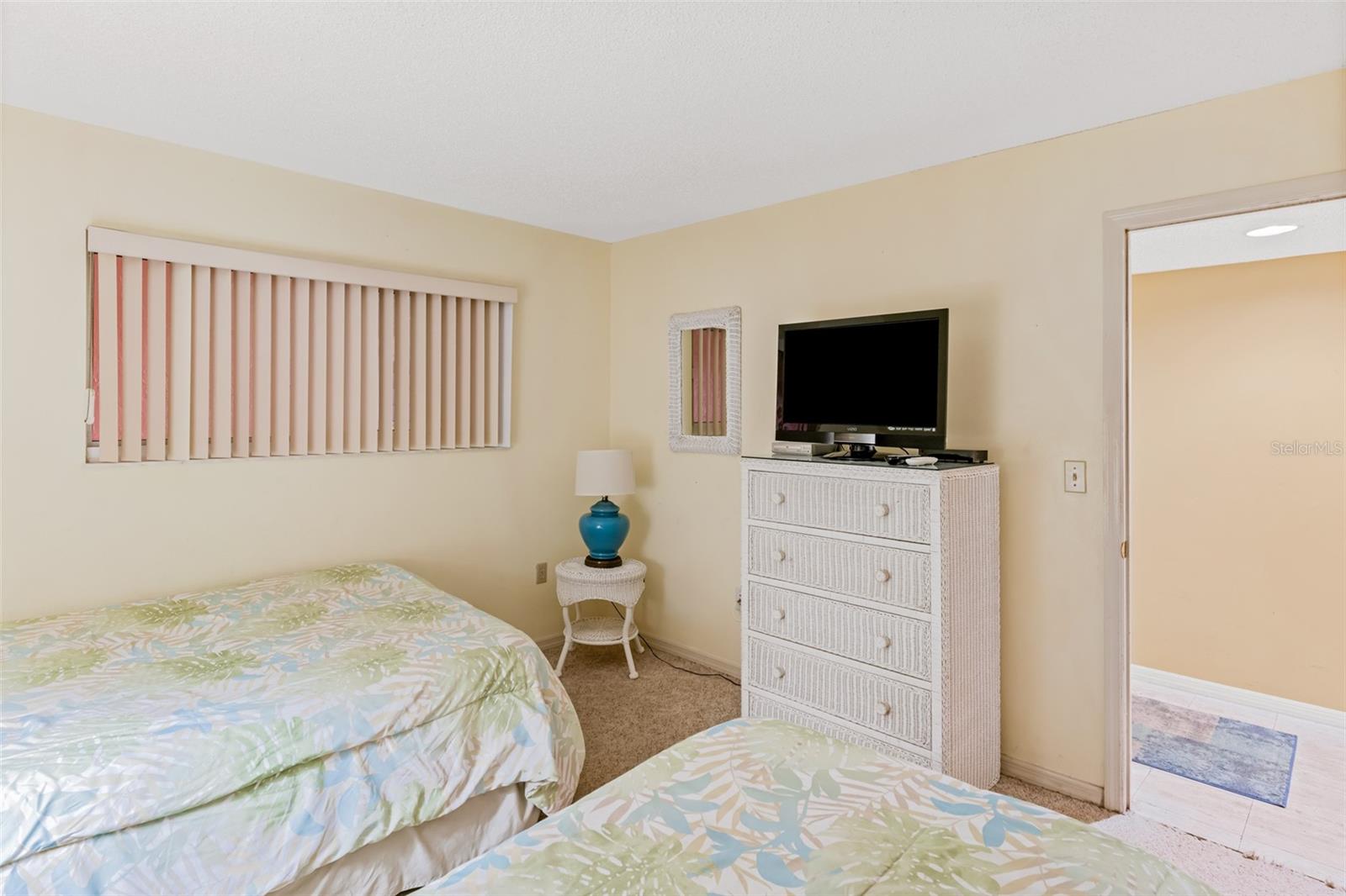 Image 40 of 43 For 18400 Gulf Boulevard 1109
