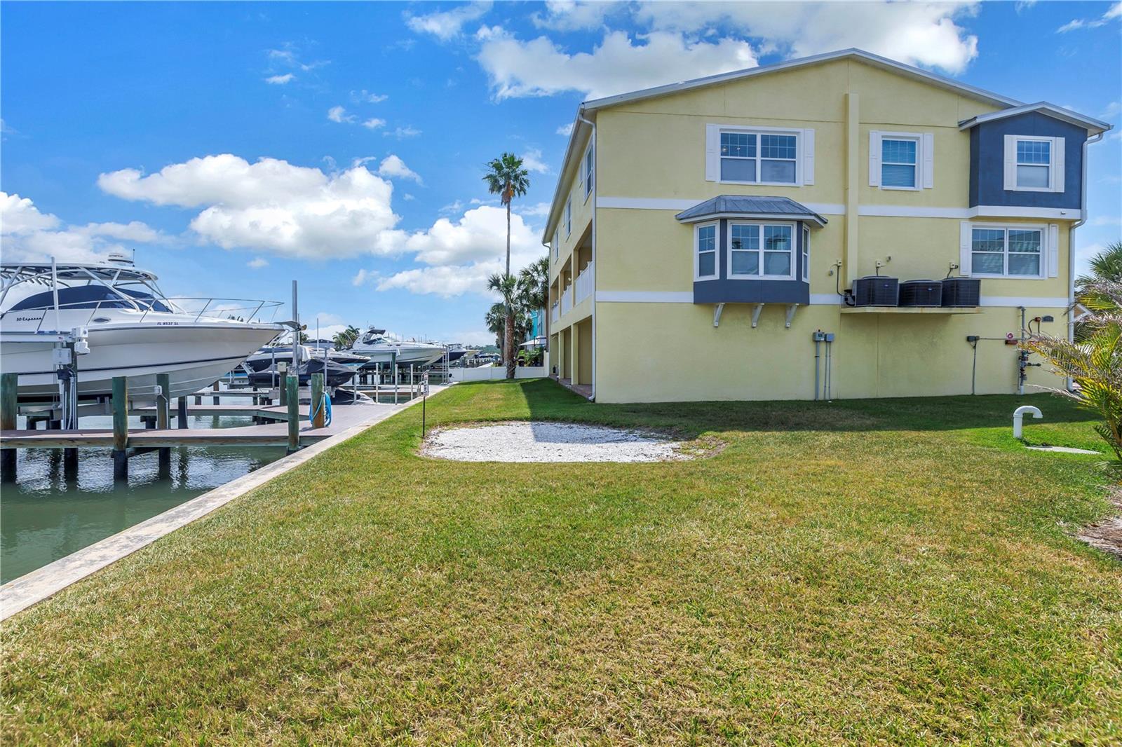 Image 39 of 74 For 100 Windrush Boulevard 1
