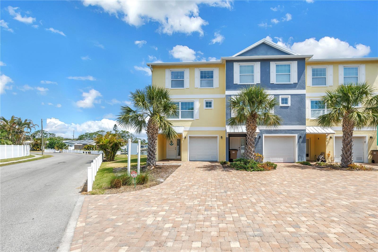 Image 48 of 74 For 100 Windrush Boulevard 1
