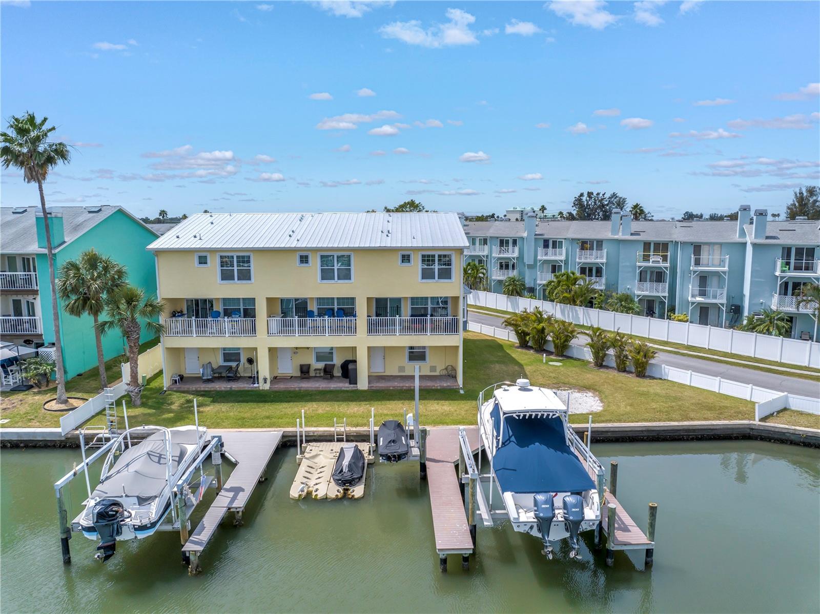 Image 54 of 74 For 100 Windrush Boulevard 1