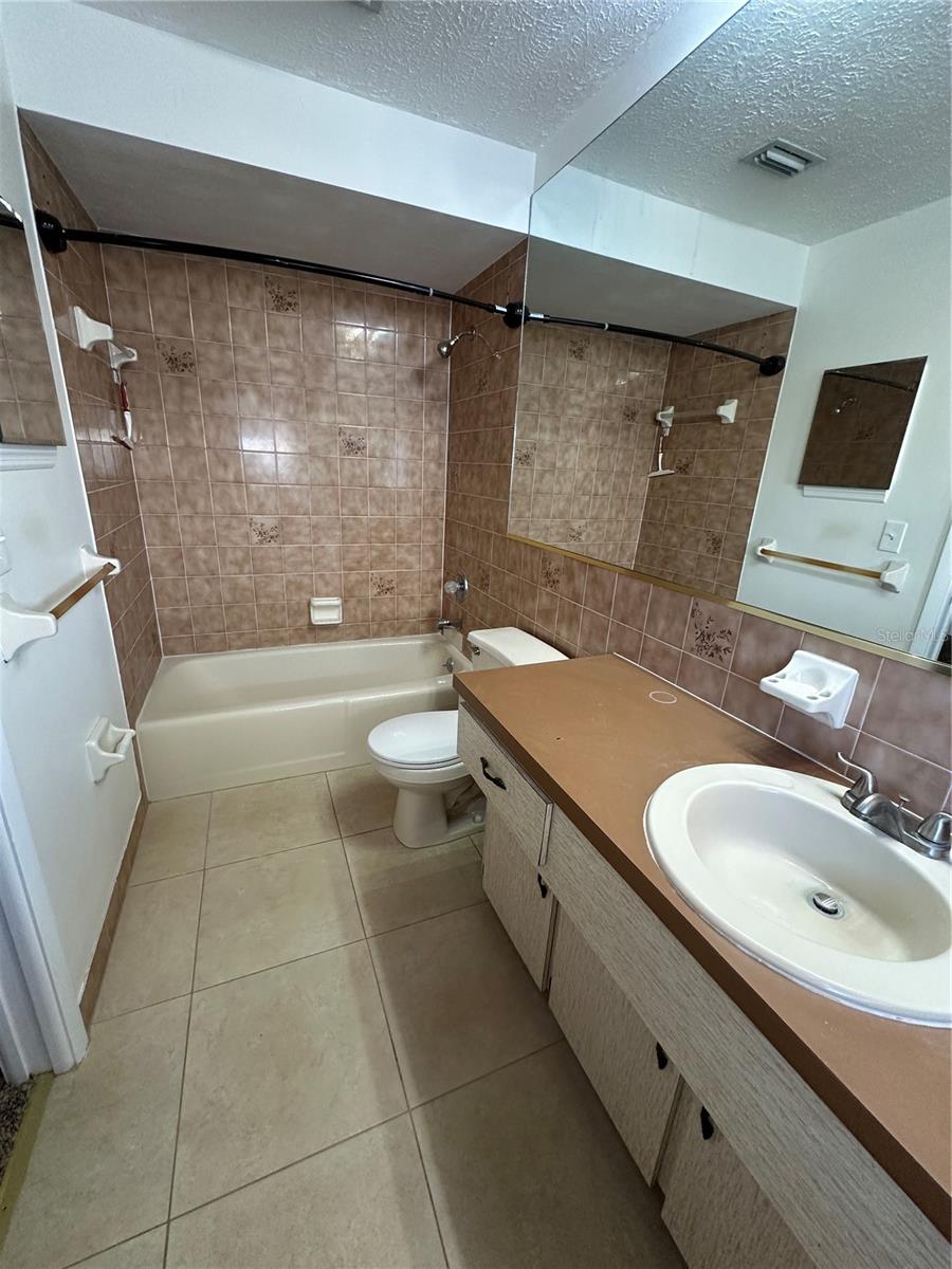 Image 14 of 24 For 909 Chipaway Drive