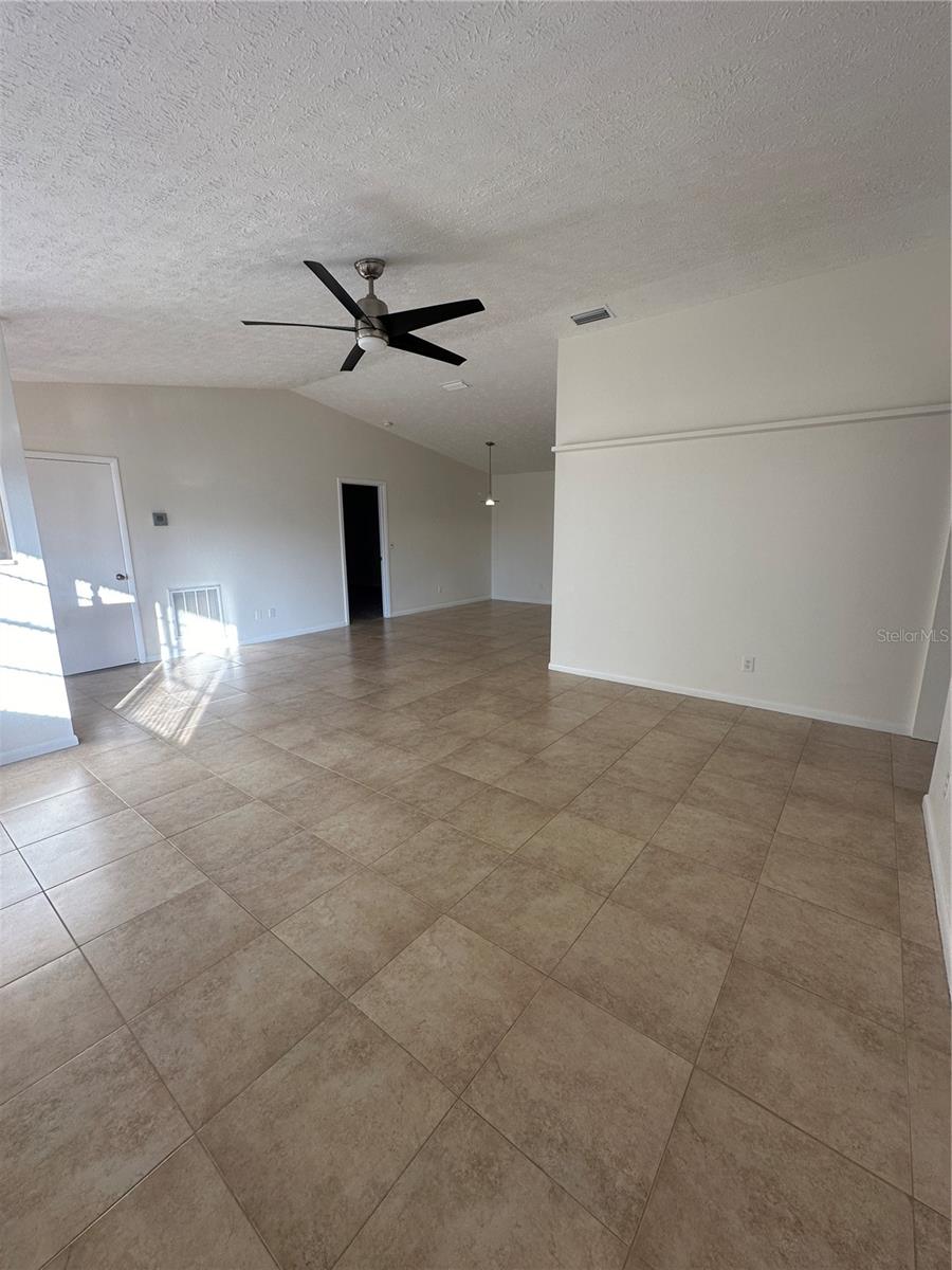 Image 4 of 24 For 909 Chipaway Drive