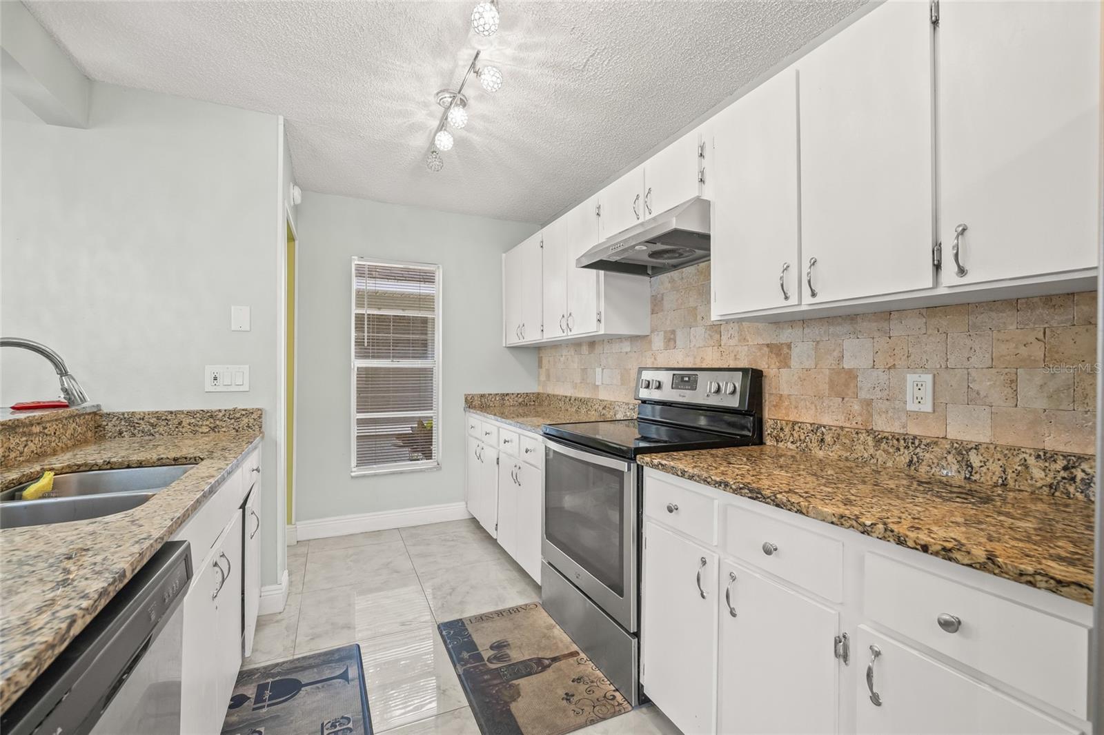 Image 19 of 42 For 1414 High Knoll Drive