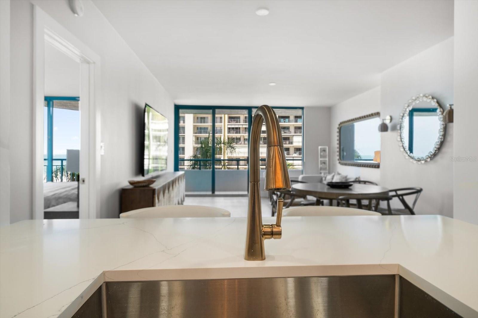 Image 13 of 39 For 1520 Gulf Boulevard 404