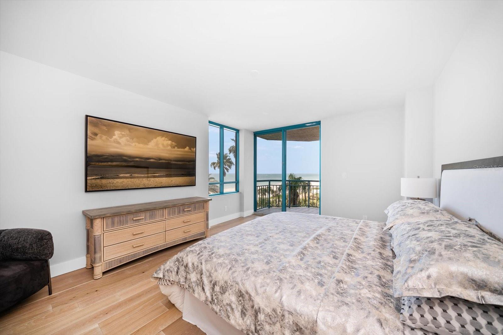 Image 15 of 39 For 1520 Gulf Boulevard 404