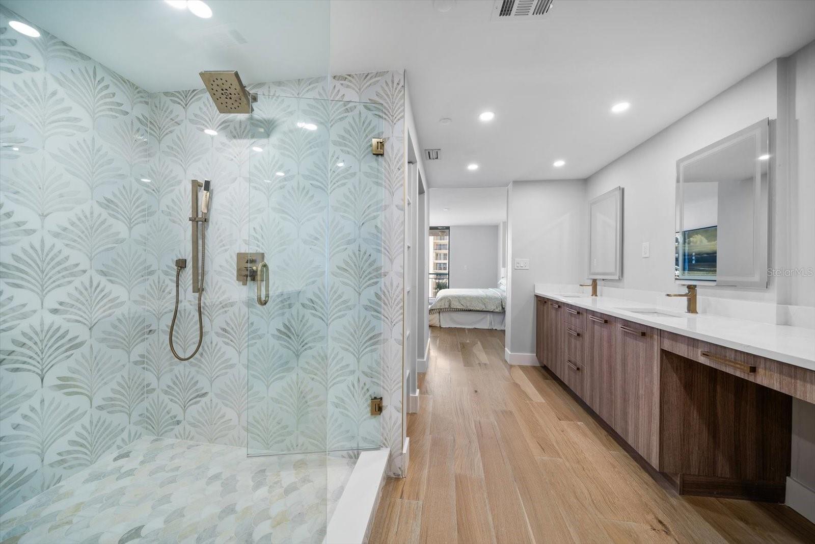 Image 19 of 39 For 1520 Gulf Boulevard 404