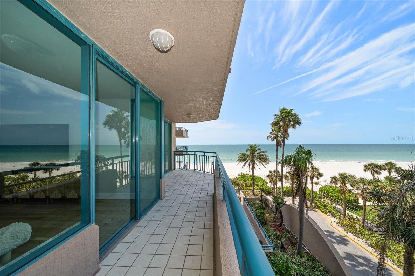 Image 25 of 39 For 1520 Gulf Boulevard 404