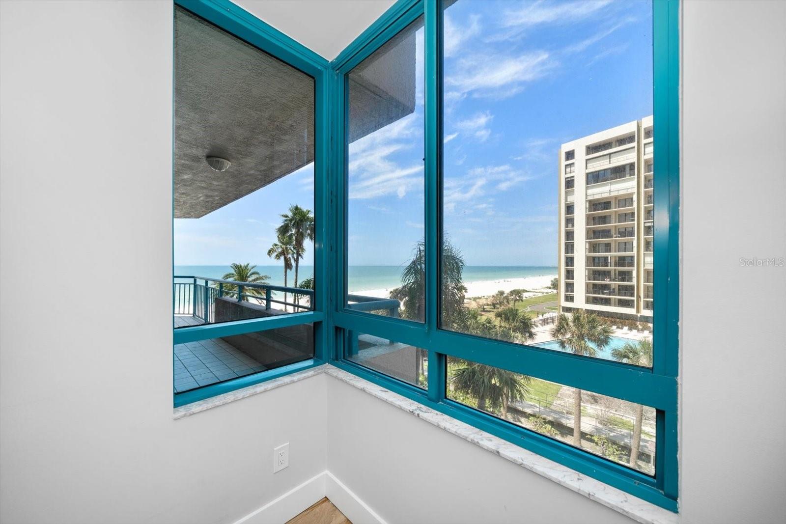 Image 5 of 39 For 1520 Gulf Boulevard 404