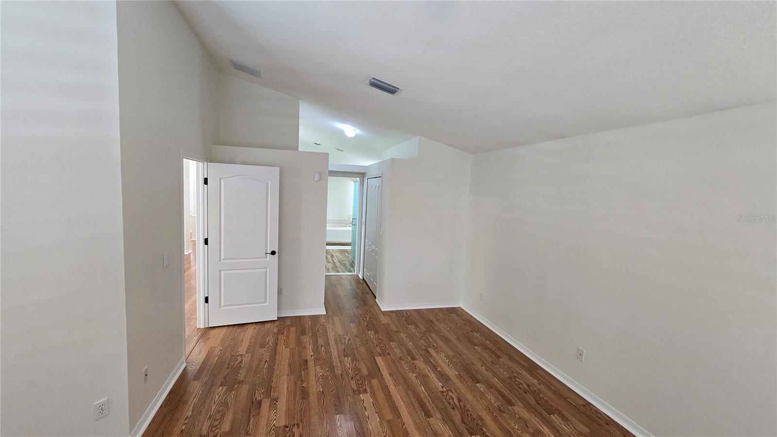 Image 17 of 22 For 15209 Arbor Hollow Drive