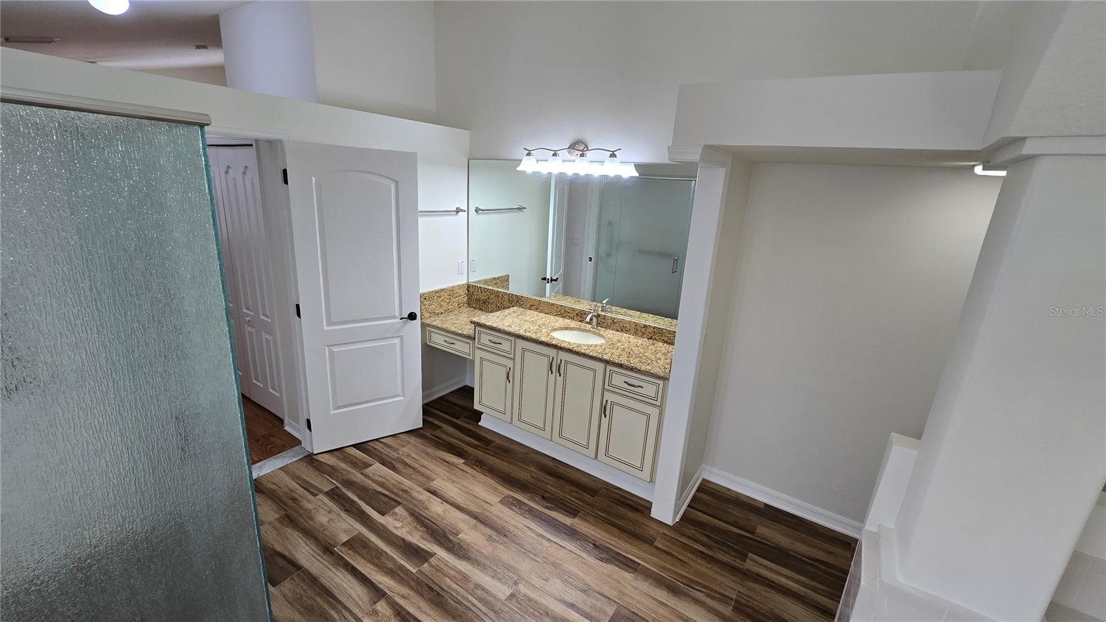 Image 19 of 22 For 15209 Arbor Hollow Drive