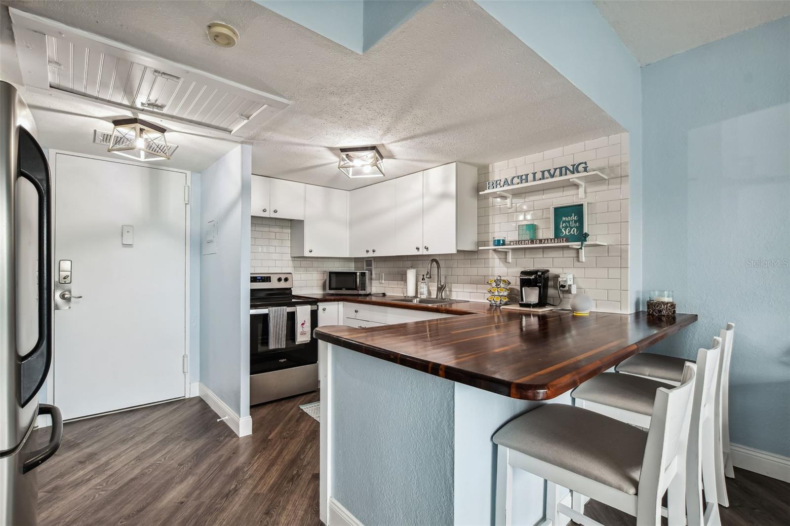 Image 24 of 56 For 880 Mandalay Avenue C212