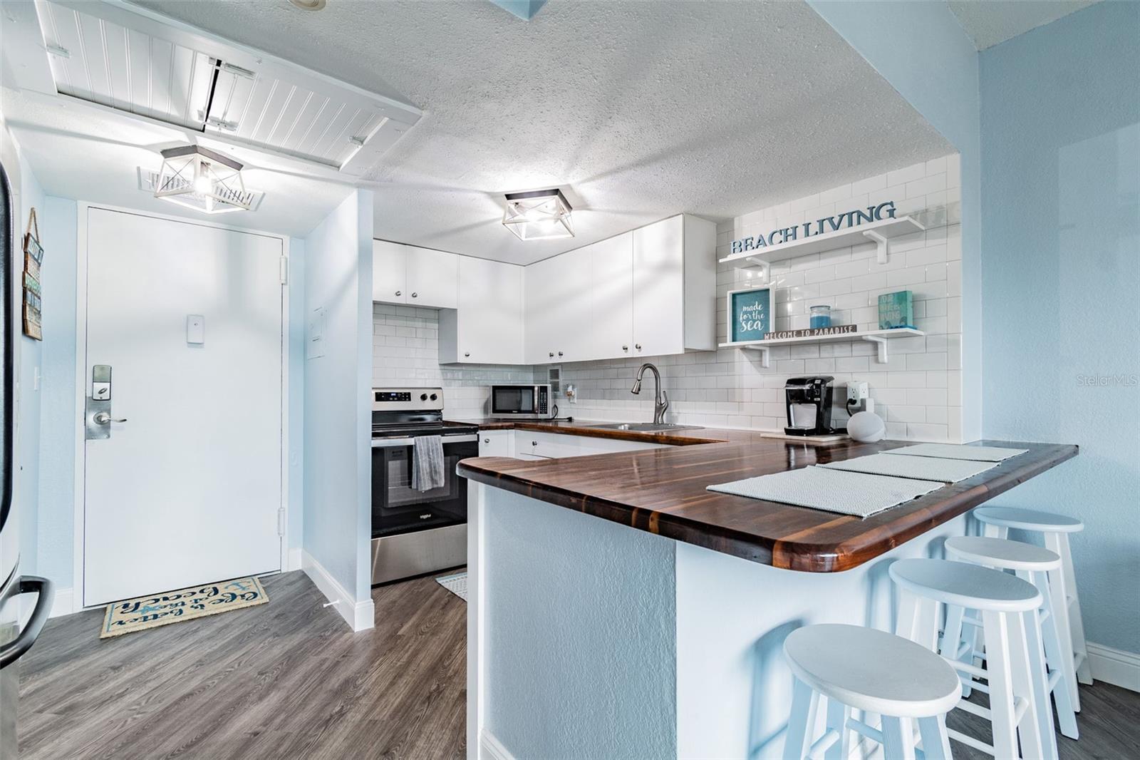 Image 26 of 56 For 880 Mandalay Avenue C212