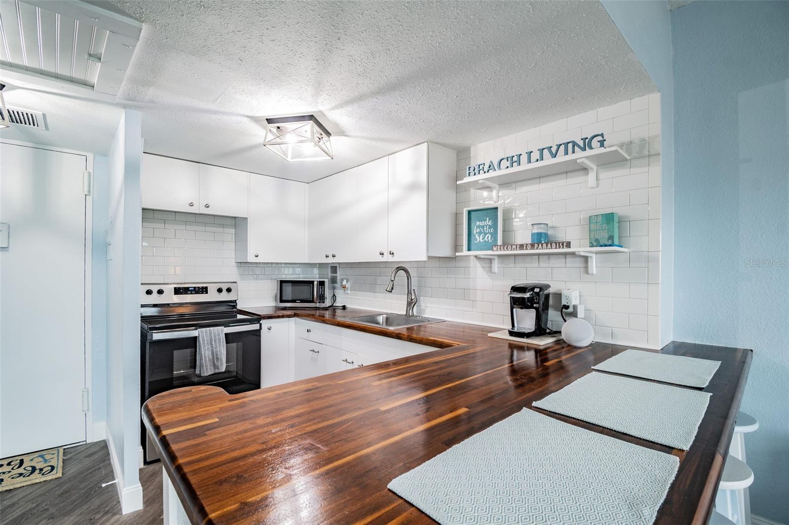 Image 27 of 56 For 880 Mandalay Avenue C212