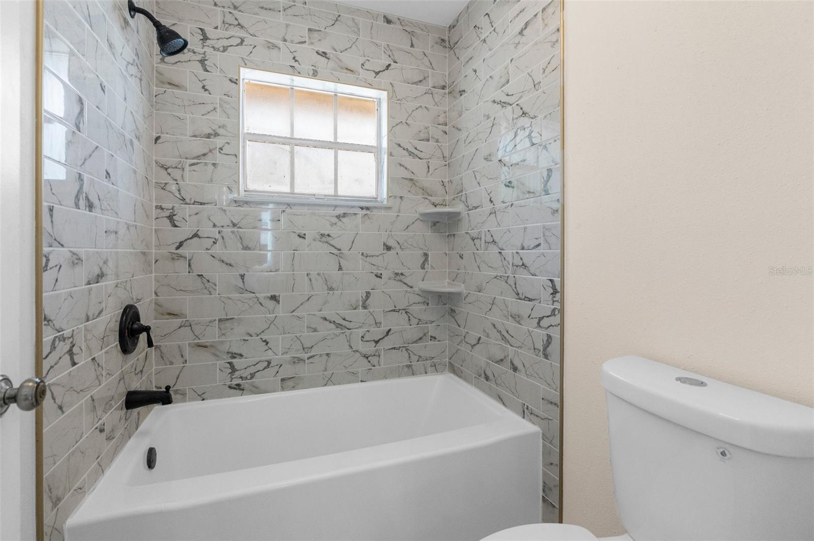Listing photo id 8 for 5193 Higate Road