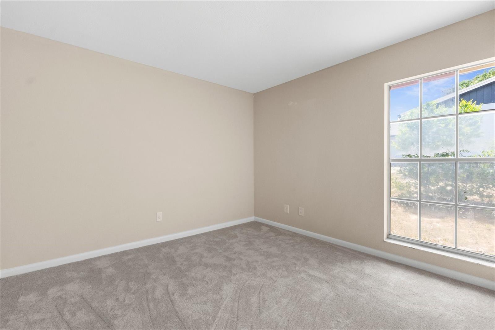 Listing photo id 11 for 5193 Higate Road