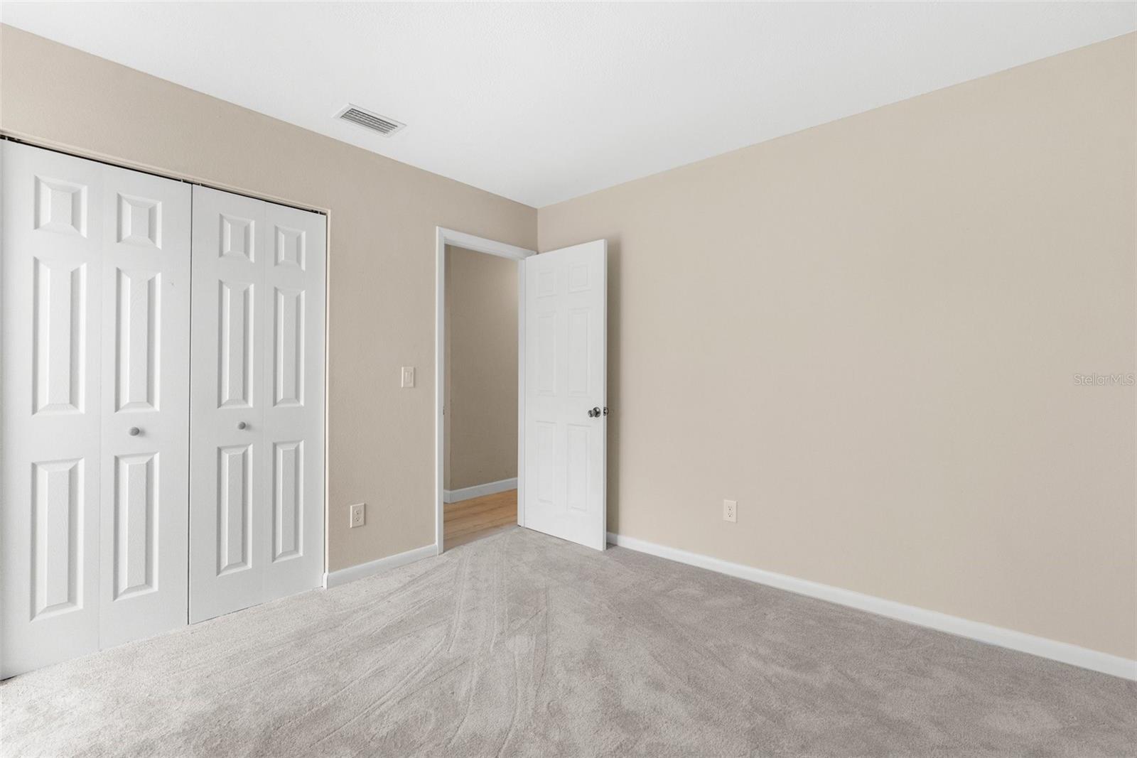 Listing photo id 12 for 5193 Higate Road