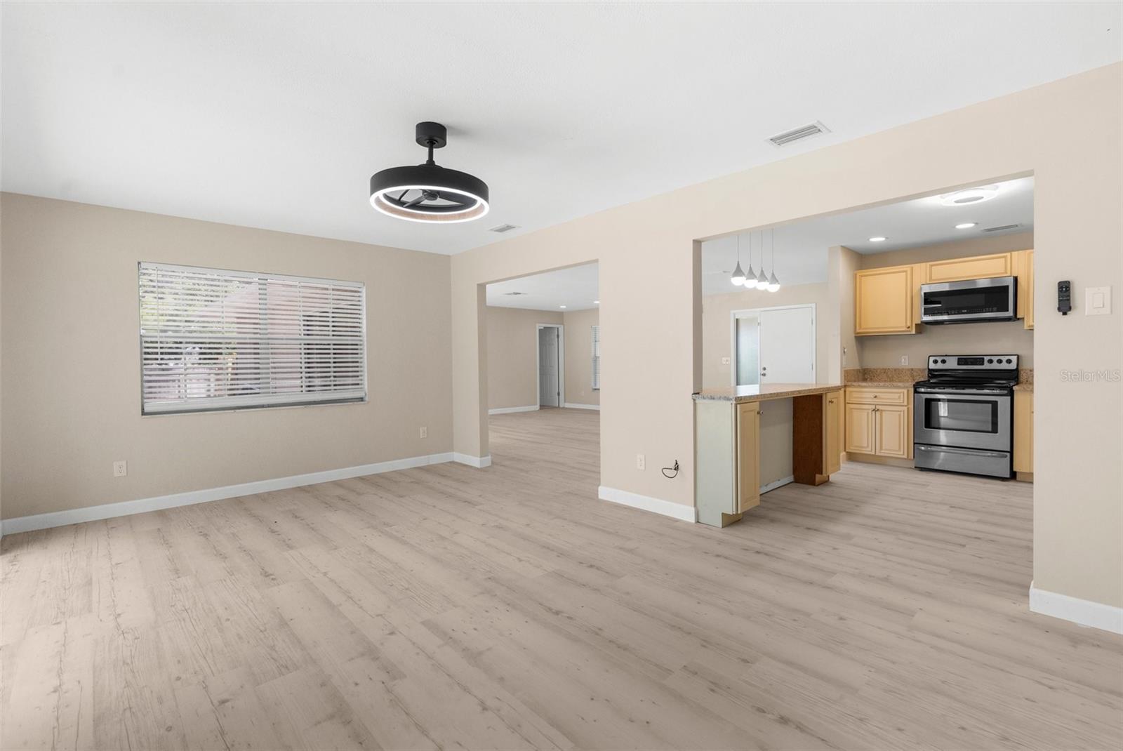 Listing photo id 3 for 5193 Higate Road