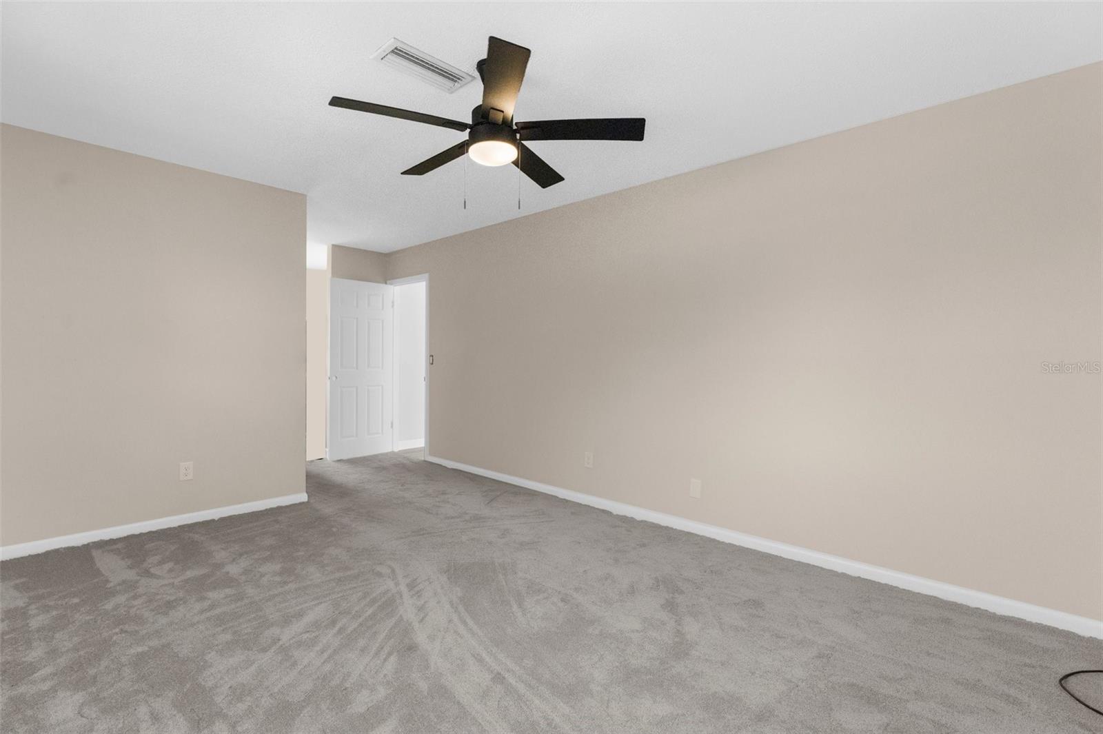 Listing photo id 7 for 5193 Higate Road