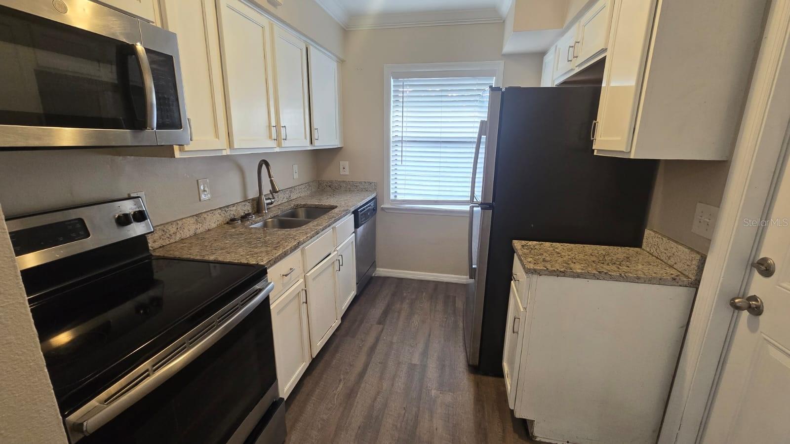 Image 3 of 10 For 2207 Eiffel Drive