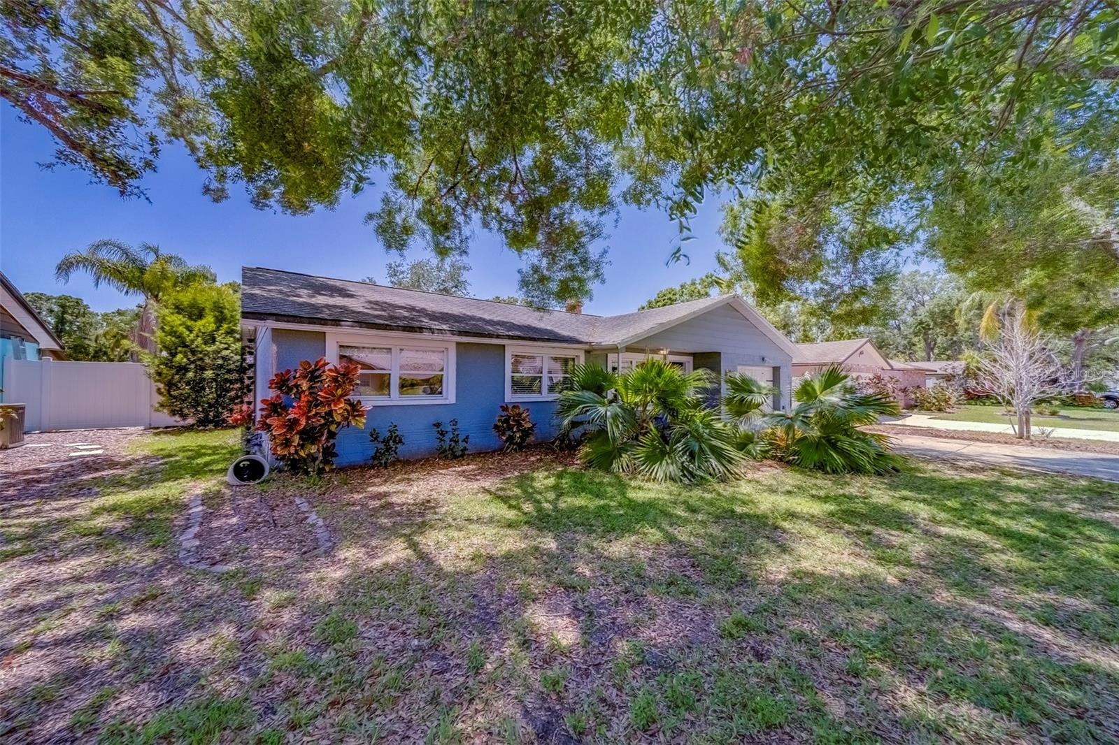 Image 4 of 53 For 135 Coral Drive