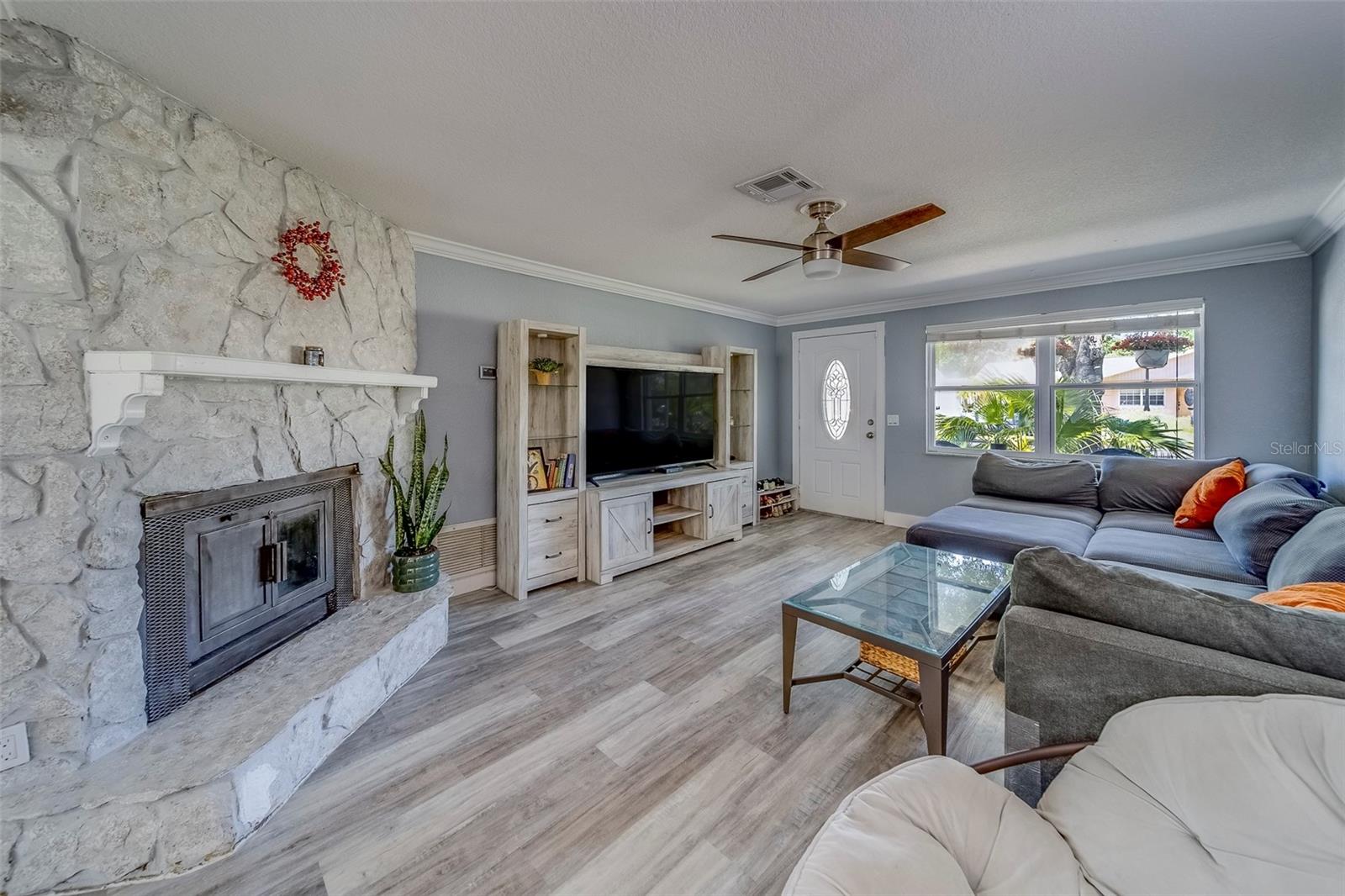 Image 9 of 53 For 135 Coral Drive