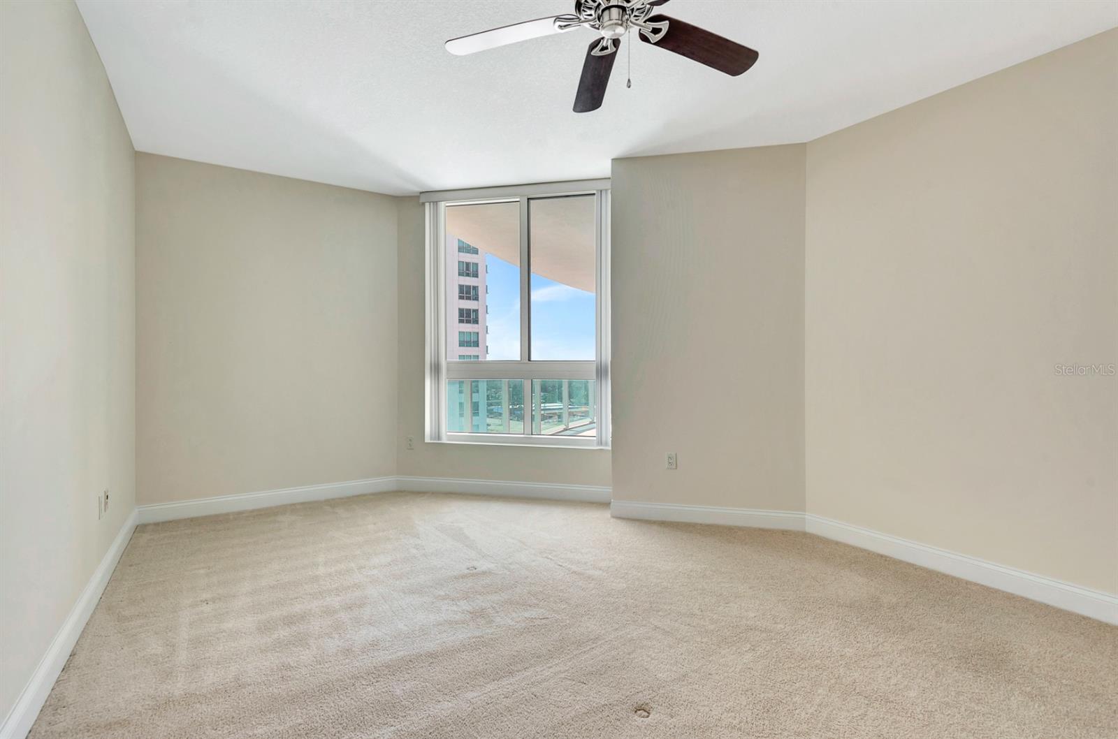 Image 19 of 28 For 241 Riverside Drive 1107