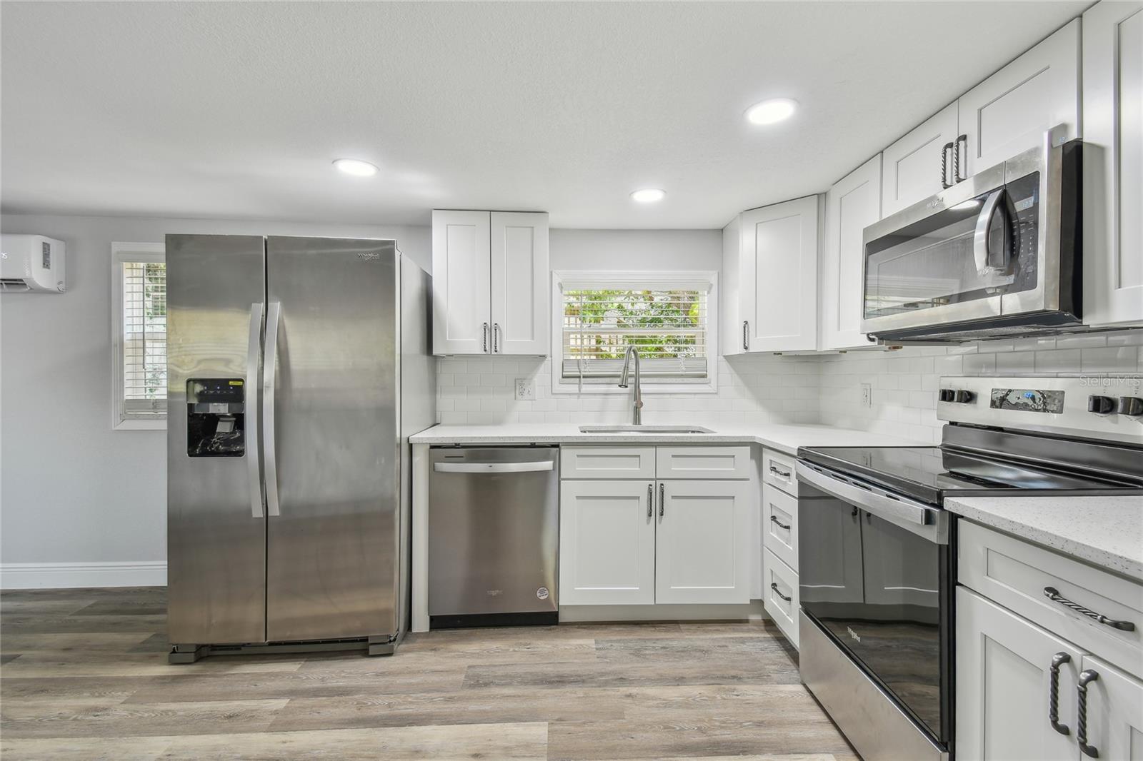 Image 11 of 54 For 850 Center Avenue
