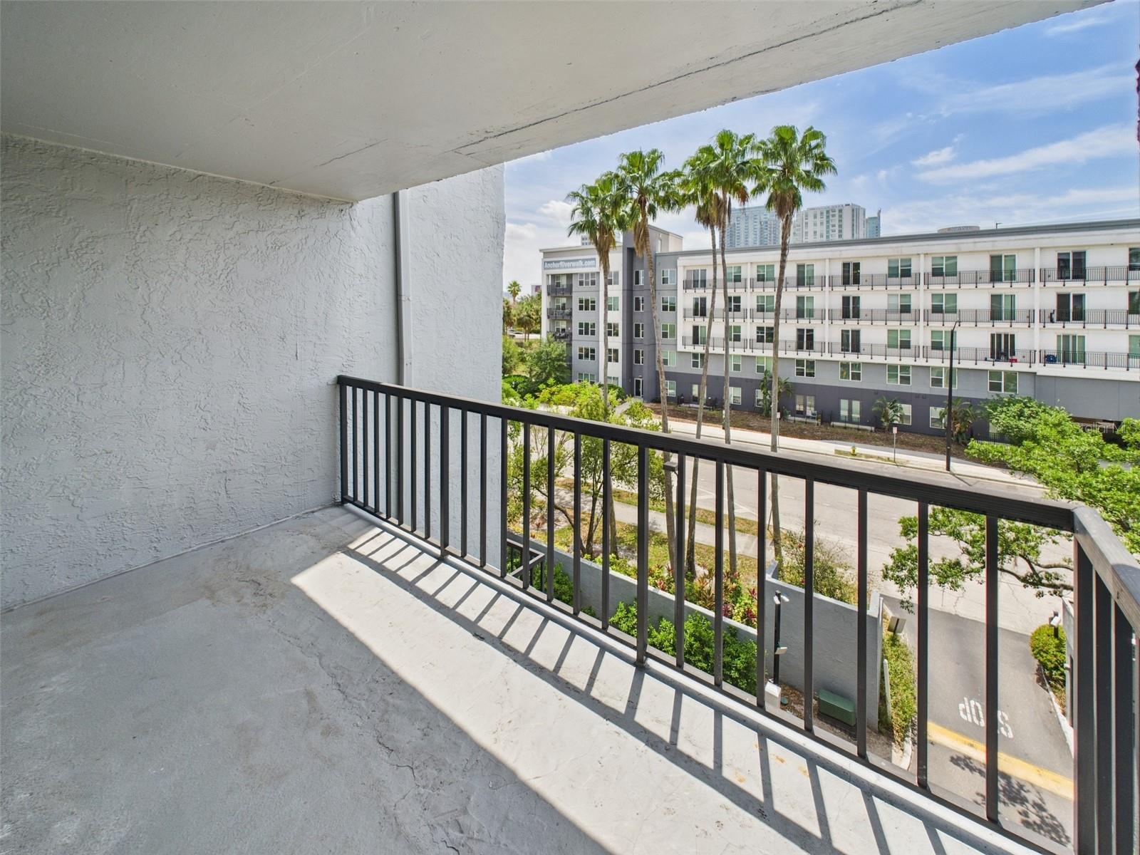 Image 2 of 23 For 201 Laurel Street 504b