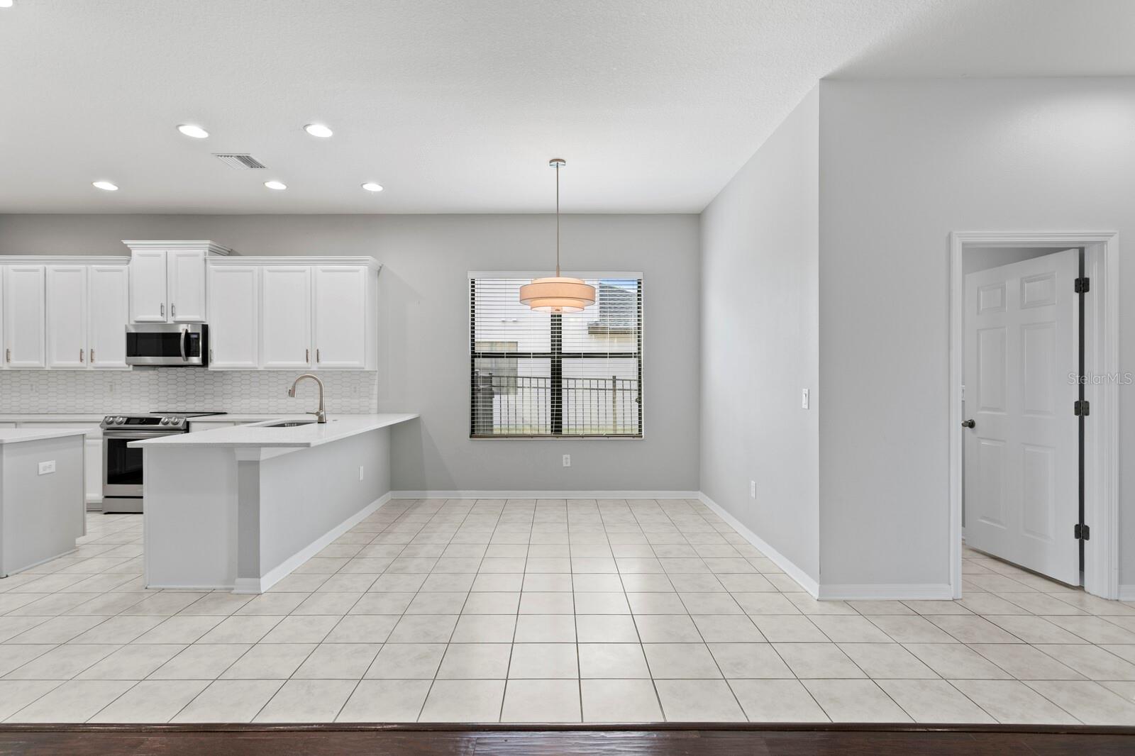 Image 10 of 67 For 19407 Sweet Grass Way