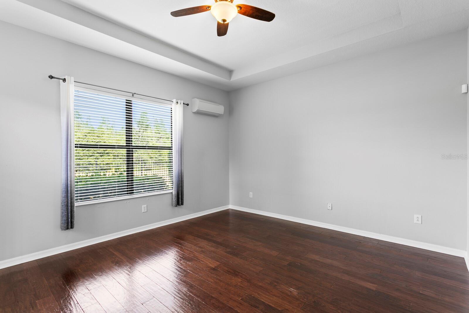 Image 23 of 67 For 19407 Sweet Grass Way