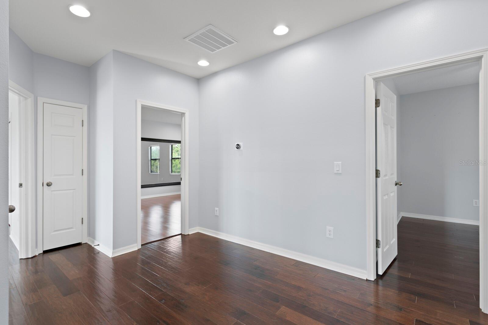 Image 29 of 67 For 19407 Sweet Grass Way