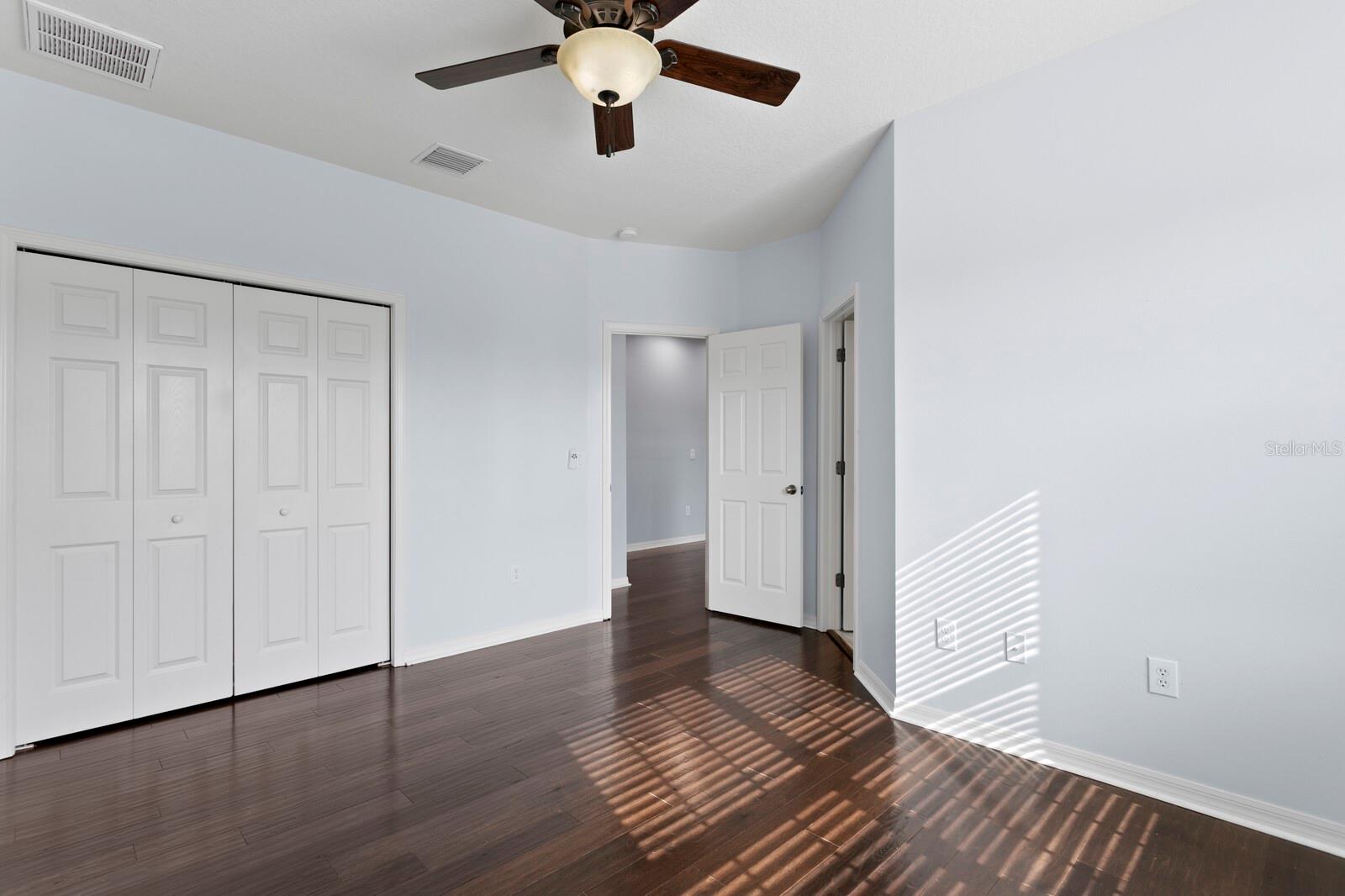 Image 31 of 67 For 19407 Sweet Grass Way