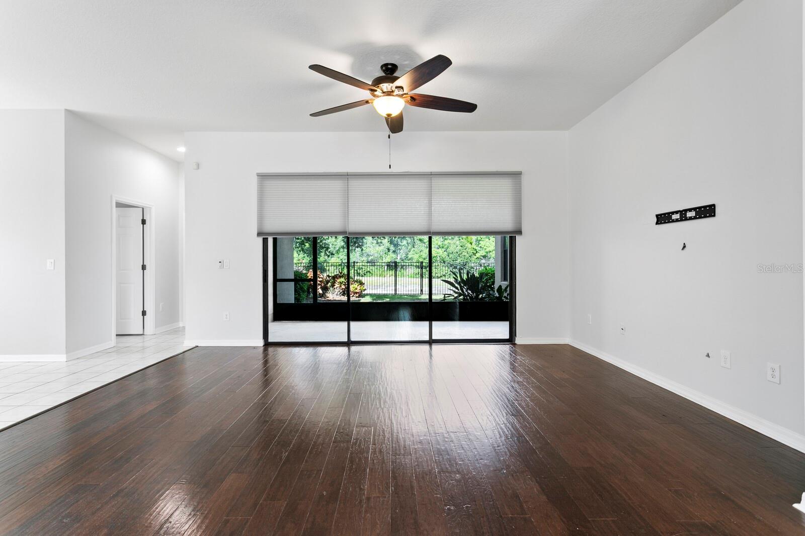 Image 7 of 67 For 19407 Sweet Grass Way