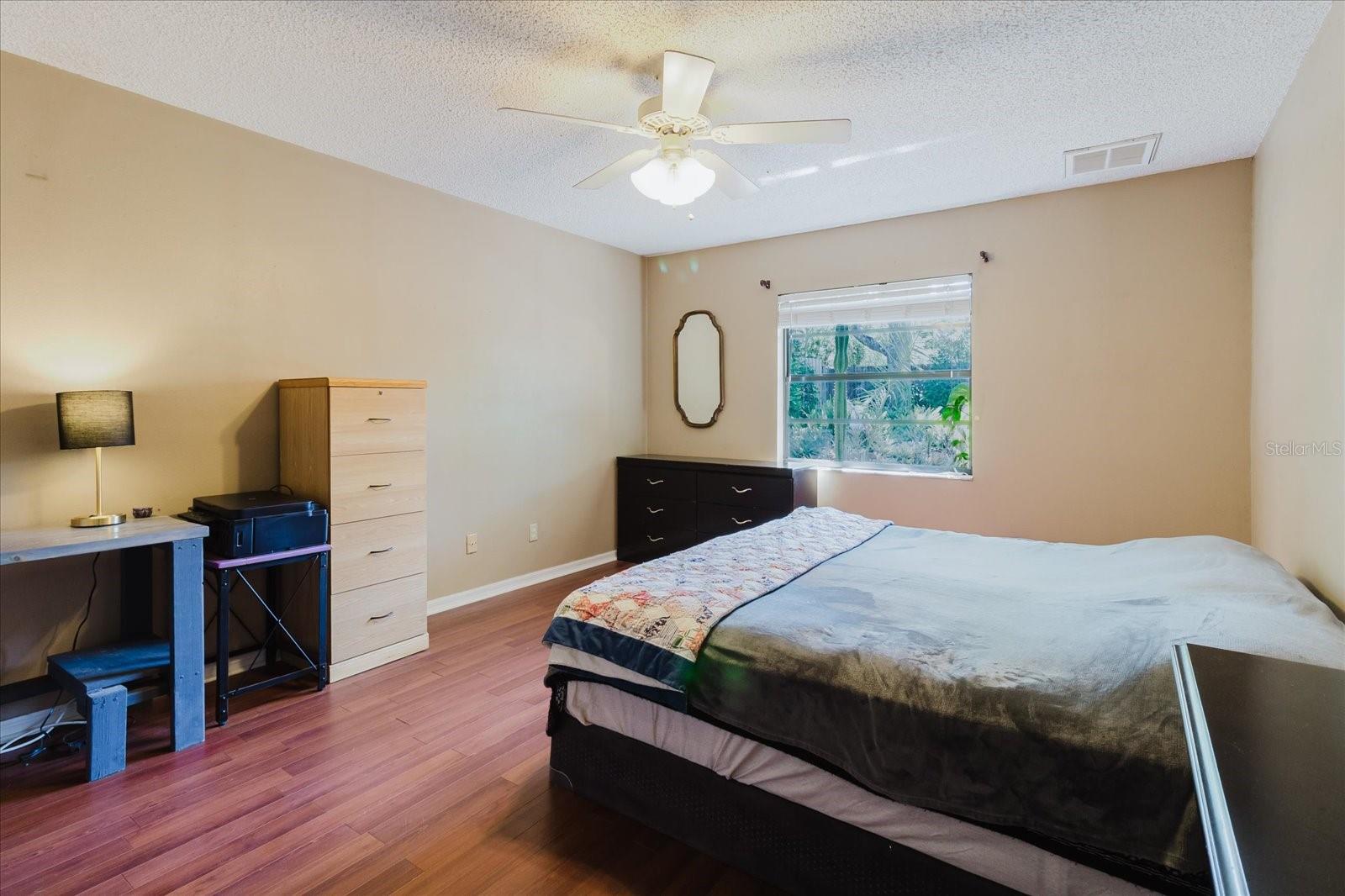 Listing photo id 13 for 7402 America Way