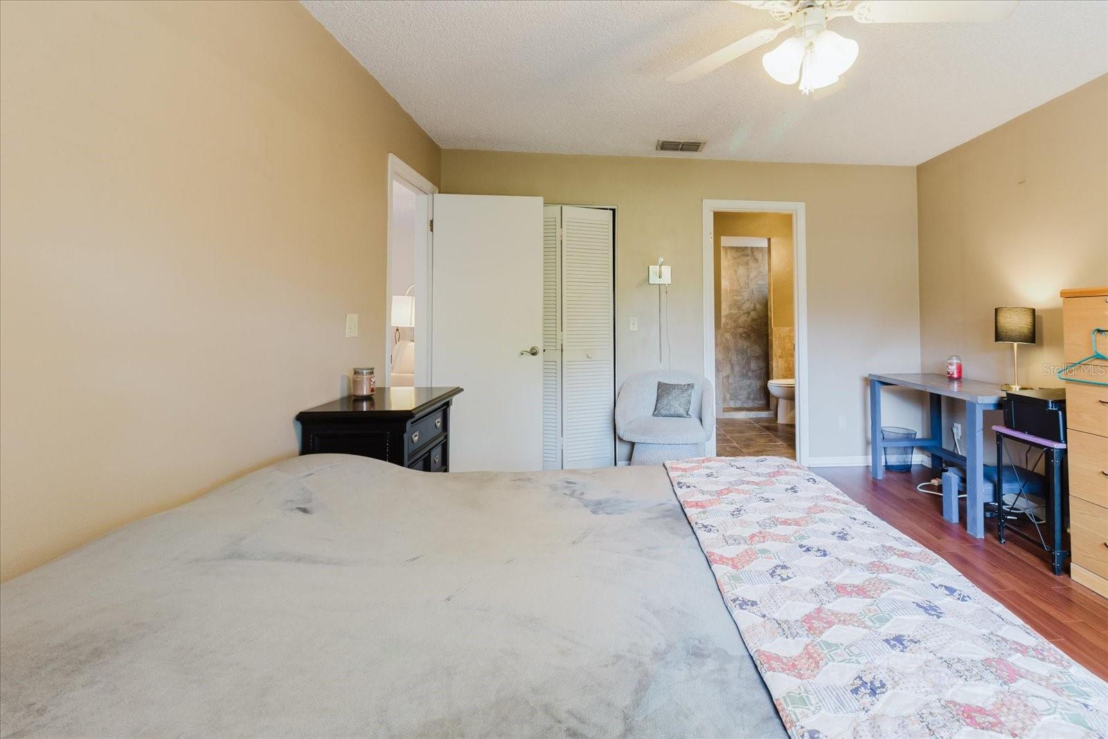 Listing photo id 14 for 7402 America Way