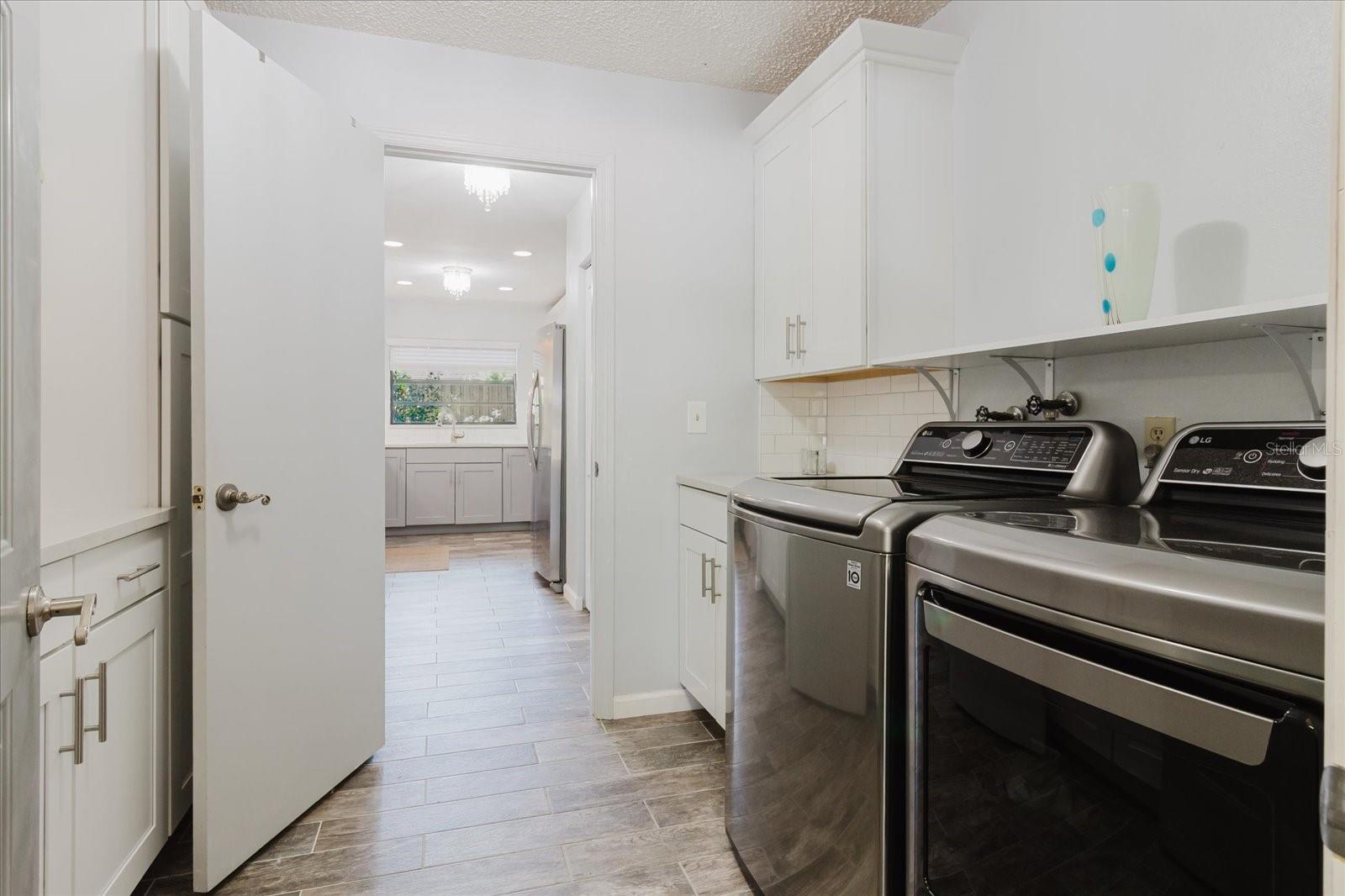 Listing photo id 26 for 7402 America Way