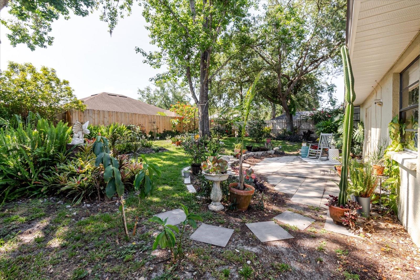 Listing photo id 29 for 7402 America Way